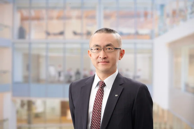 Mr. Chih Wei Feng, ASA appraiser or business image