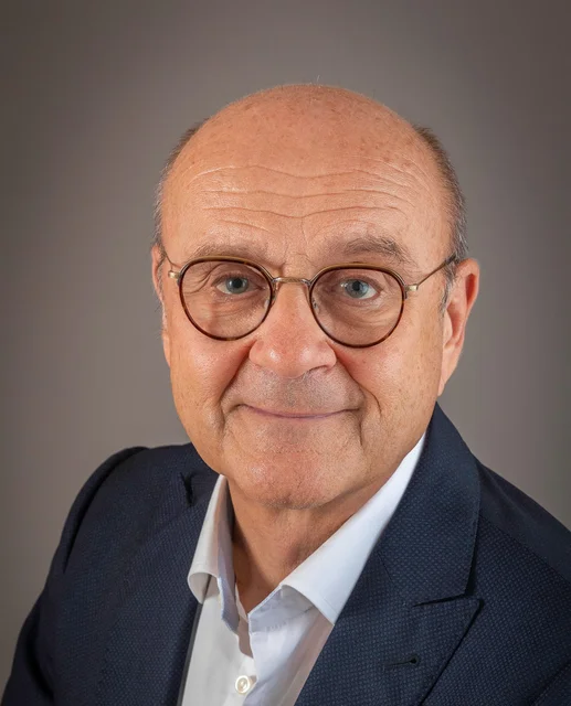 Mr. Gerard P. Deterne, AM appraiser or business image