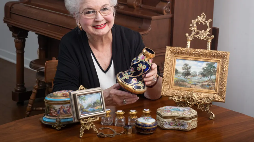 June W. Hayes appraiser or business image
