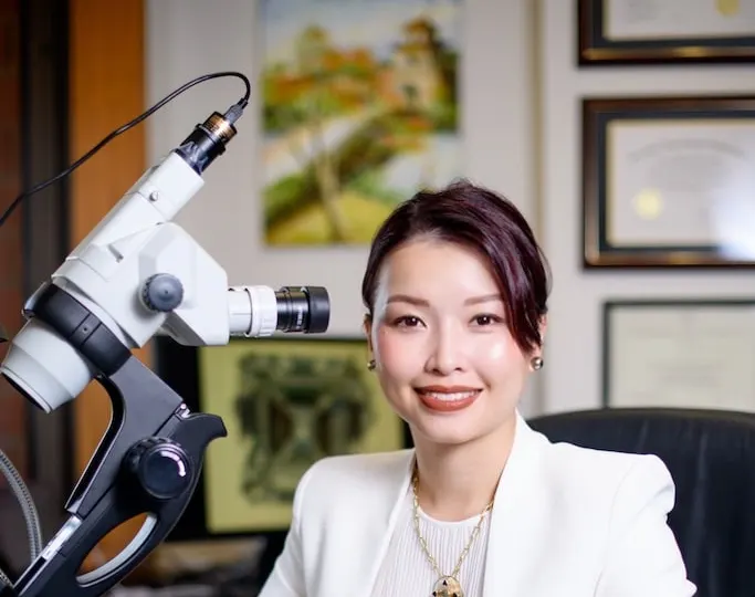 Pham, Trang appraiser or business image