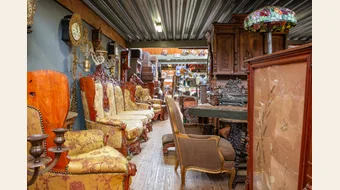 Randy's Auction Gallery appraiser or business image